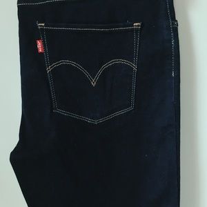 Levi’s • 721 High Rise Skinny Jeans